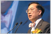 The Honourable Donald Tsang, Chief Executive of Hong Kong SAR, spoke at Pan-Pearl River Delta Financial Services Forum.